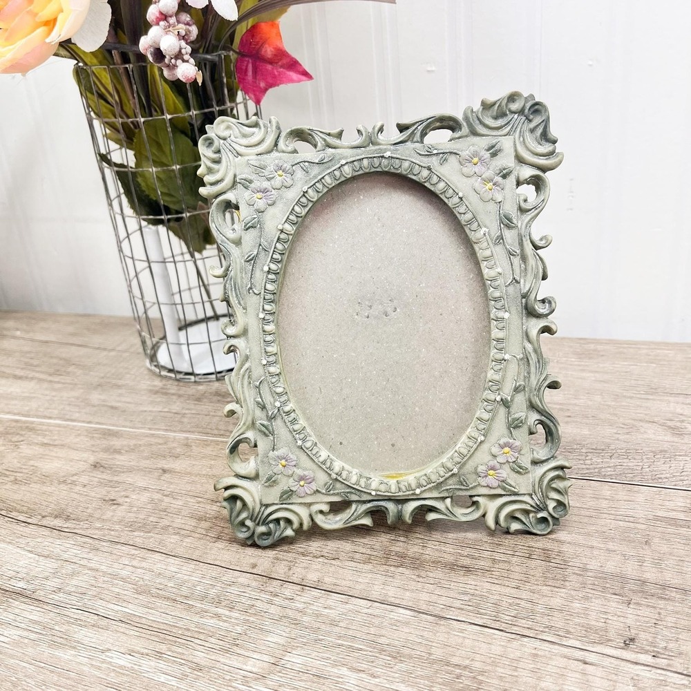 Vintage Decorative Picture Frame 3 x 5 inches